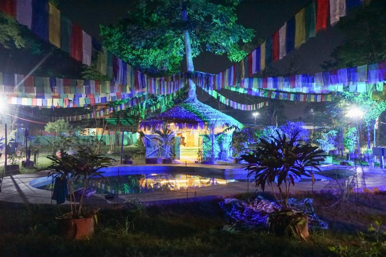 River Park Retreat Sauraha Luaran gambar